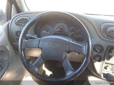 2002 Chevrolet Trailblazer LS   - Photo 12 - Davenport, IA 52802