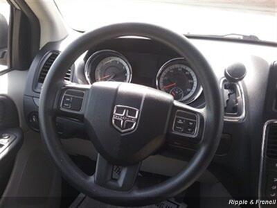 2012 Dodge Grand Caravan SXT   - Photo 14 - Davenport, IA 52802