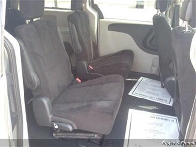 2012 Dodge Grand Caravan SXT   - Photo 13 - Davenport, IA 52802