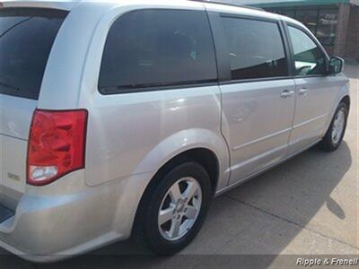 2012 Dodge Grand Caravan SXT   - Photo 7 - Davenport, IA 52802