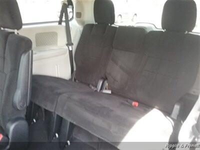 2012 Dodge Grand Caravan SXT   - Photo 11 - Davenport, IA 52802