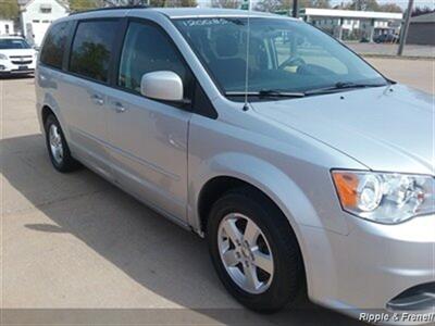 2012 Dodge Grand Caravan SXT   - Photo 4 - Davenport, IA 52802