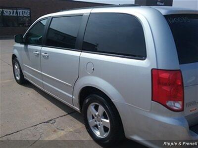 2012 Dodge Grand Caravan SXT   - Photo 8 - Davenport, IA 52802