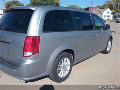 2015 Dodge Grand Caravan SXT   - Photo 6 - De Witt, IA 52742