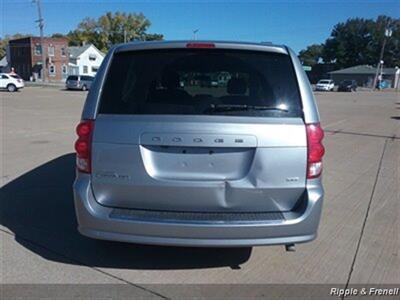 2015 Dodge Grand Caravan SXT   - Photo 5 - De Witt, IA 52742