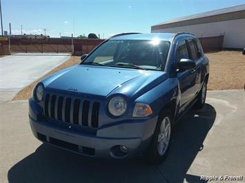 2007 Jeep Compass Sport   - Photo 1 - Davenport, IA 52802