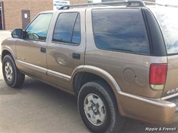 2004 Chevrolet Blazer LS   - Photo 2 - Davenport, IA 52802