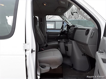 2011 Ford E-Series Wagon E-350 SD XL   - Photo 11 - Davenport, IA 52802