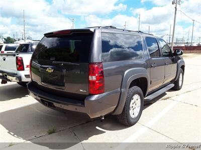 2010 Chevrolet Suburban LT 1500   - Photo 11 - Davenport, IA 52802