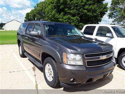 2010 Chevrolet Suburban LT 1500   - Photo 14 - Davenport, IA 52802