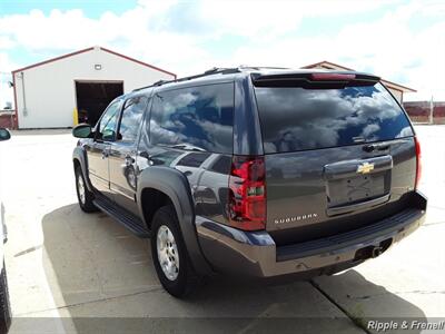 2010 Chevrolet Suburban LT 1500   - Photo 8 - Davenport, IA 52802