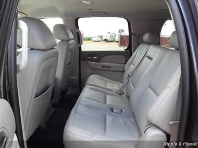 2010 Chevrolet Suburban LT 1500   - Photo 6 - Davenport, IA 52802