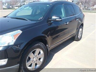 2012 Chevrolet Traverse LT   - Photo 3 - Davenport, IA 52802