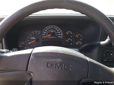 2006 GMC Sierra 2500 Work Truck   - Photo 9 - Davenport, IA 52802