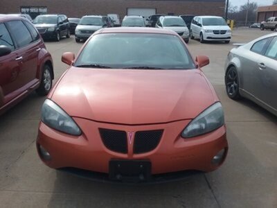 2004 Pontiac Grand Prix GT1 - Photo 1 - Davenport, IA 52802
