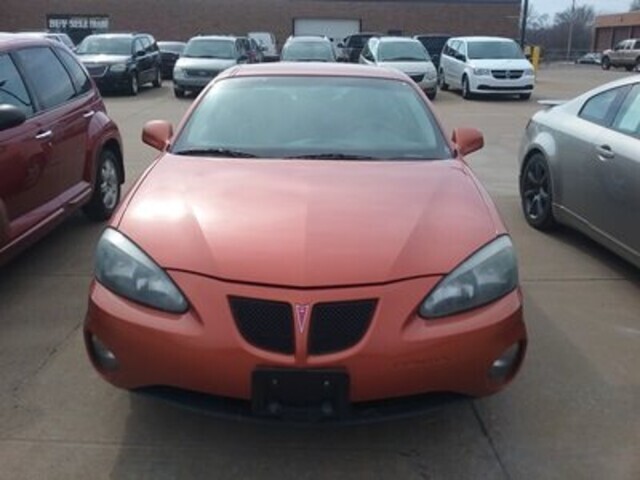 2004 Pontiac Grand Prix GT1   - Photo 1 - Davenport, IA 52802