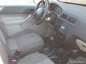 2007 Ford Focus ZX4 S   - Photo 4 - Davenport, IA 52802