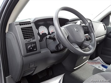 2007 Dodge Ram 1500 SLT SLT 4dr Quad Cab   - Photo 12 - Davenport, IA 52802