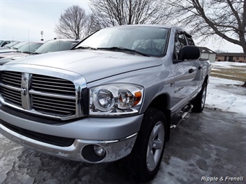 2007 Dodge Ram 1500 SLT SLT 4dr Quad Cab   - Photo 3 - Davenport, IA 52802