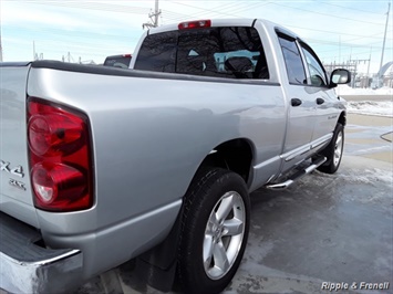 2007 Dodge Ram 1500 SLT SLT 4dr Quad Cab   - Photo 6 - Davenport, IA 52802