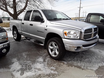 2007 Dodge Ram 1500 SLT SLT 4dr Quad Cab   - Photo 7 - Davenport, IA 52802