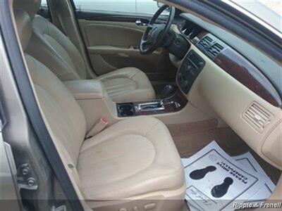 2010 Buick Lucerne CXL   - Photo 10 - Davenport, IA 52802