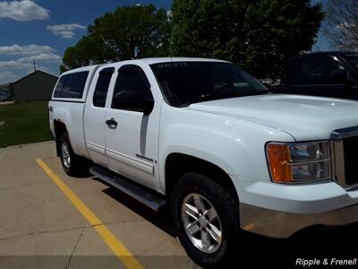 2007 GMC Sierra 1500 SLE1 SLE1 4dr Extended Cab   - Photo 13 - Davenport, IA 52802