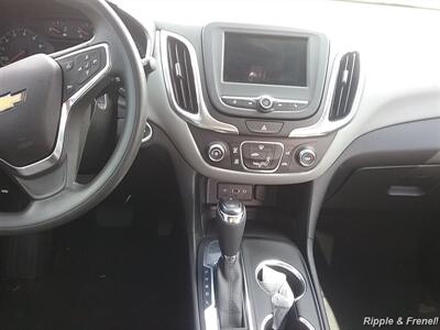 2019 Chevrolet Equinox LS - Photo 13 - Davenport, IA 52802