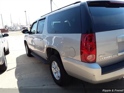 2007 GMC Yukon XL SLE 1500 SLE 1500 4dr SUV   - Photo 9 - Davenport, IA 52802