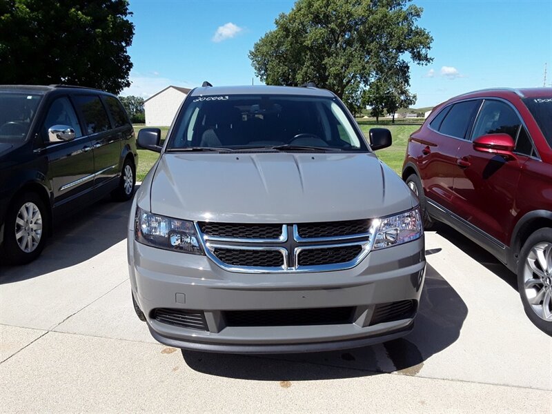 2020 Dodge Journey SE Value - Photo 1 - Davenport, IA 52802