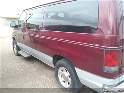 2004 Ford E-Series Wagon E-150 Chateau   - Photo 7 - Davenport, IA 52802