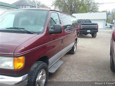 2004 Ford E-Series Wagon E-150 Chateau   - Photo 3 - Davenport, IA 52802