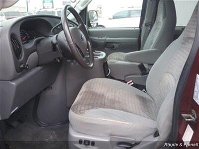 2004 Ford E-Series Wagon E-150 Chateau   - Photo 8 - Davenport, IA 52802
