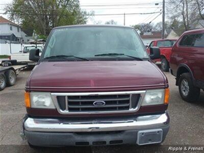 2004 Ford E-Series Wagon E-150 Chateau   - Photo 1 - Davenport, IA 52802