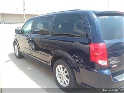 2014 Dodge Grand Caravan SXT   - Photo 7 - Davenport, IA 52802