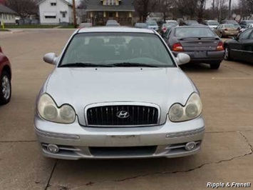 2003 Hyundai Sonata GLS   - Photo 1 - Davenport, IA 52802