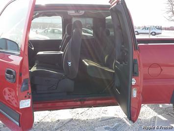 2005 Chevrolet Silverado 1500 Work Truck 4dr Extended Cab Work Truck   - Photo 4 - Davenport, IA 52802