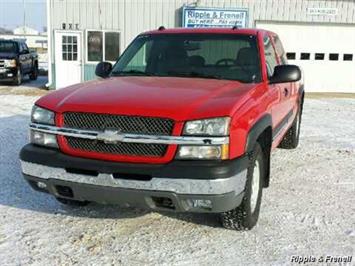 2005 Chevrolet Silverado 1500 Work Truck 4dr Extended Cab Work Truck   - Photo 2 - Davenport, IA 52802