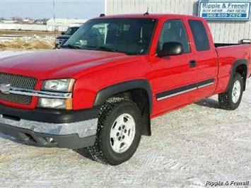 2005 Chevrolet Silverado 1500 Work Truck 4dr Extended Cab Work Truck   - Photo 1 - Davenport, IA 52802