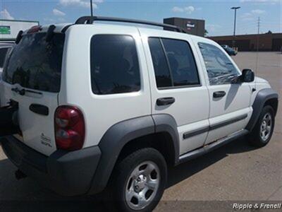 2006 Jeep Liberty Sport   - Photo 6 - Davenport, IA 52802