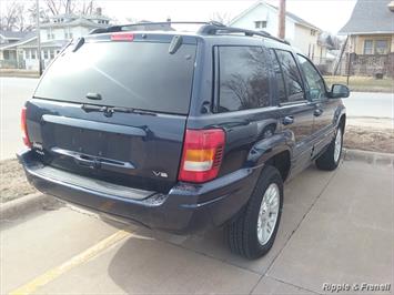 2004 Jeep Grand Cherokee Limited   - Photo 3 - Davenport, IA 52802