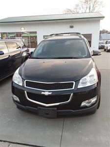 2011 Chevrolet Traverse LT   - Photo 1 - Davenport, IA 52802