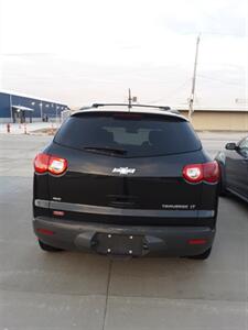 2011 Chevrolet Traverse LT   - Photo 4 - Davenport, IA 52802