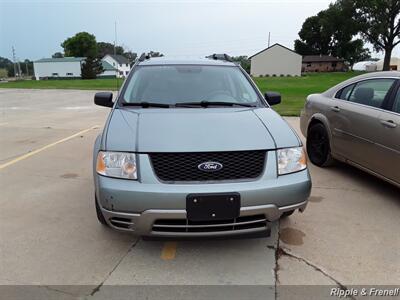 2006 Ford Freestyle SE   - Photo 1 - Davenport, IA 52802