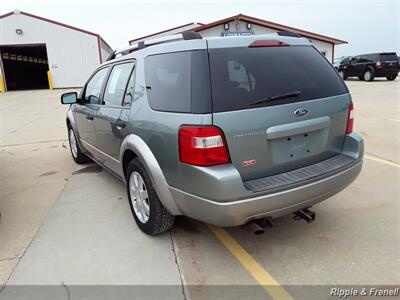 2006 Ford Freestyle SE   - Photo 8 - Davenport, IA 52802