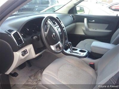 2011 GMC Acadia SLE   - Photo 8 - Davenport, IA 52802