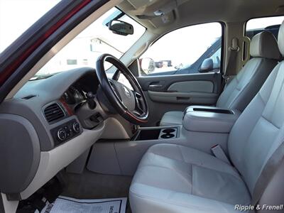 2007 Chevrolet Tahoe LT   - Photo 4 - Silvis, IL 61282