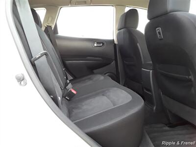 2012 Nissan Rogue S   - Photo 11 - Davenport, IA 52802