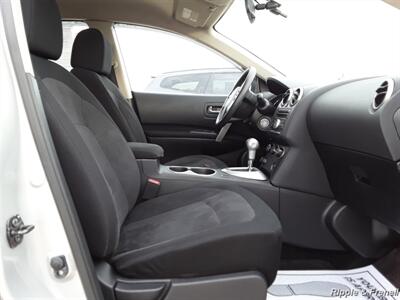 2012 Nissan Rogue S   - Photo 12 - Davenport, IA 52802