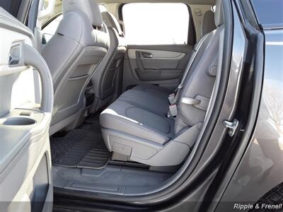 2014 Chevrolet Traverse LS   - Photo 7 - Davenport, IA 52802